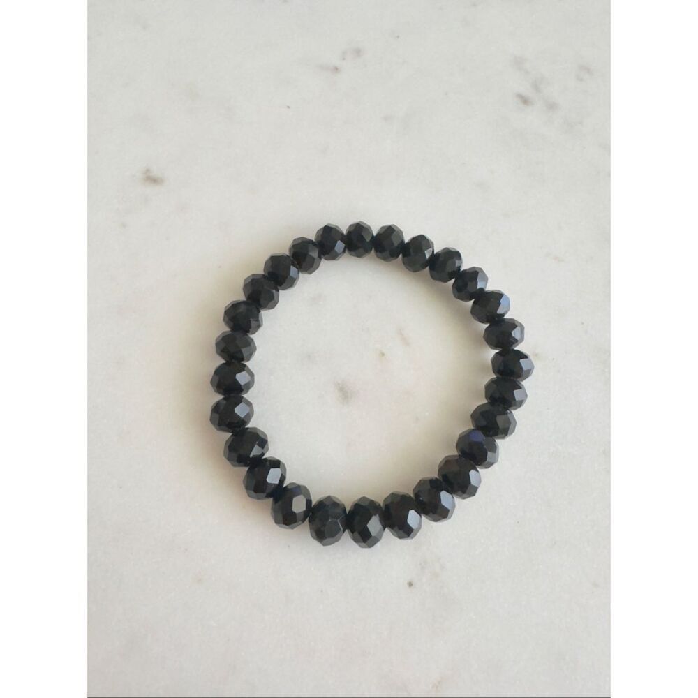 Shiny black beaded stretch bracelet